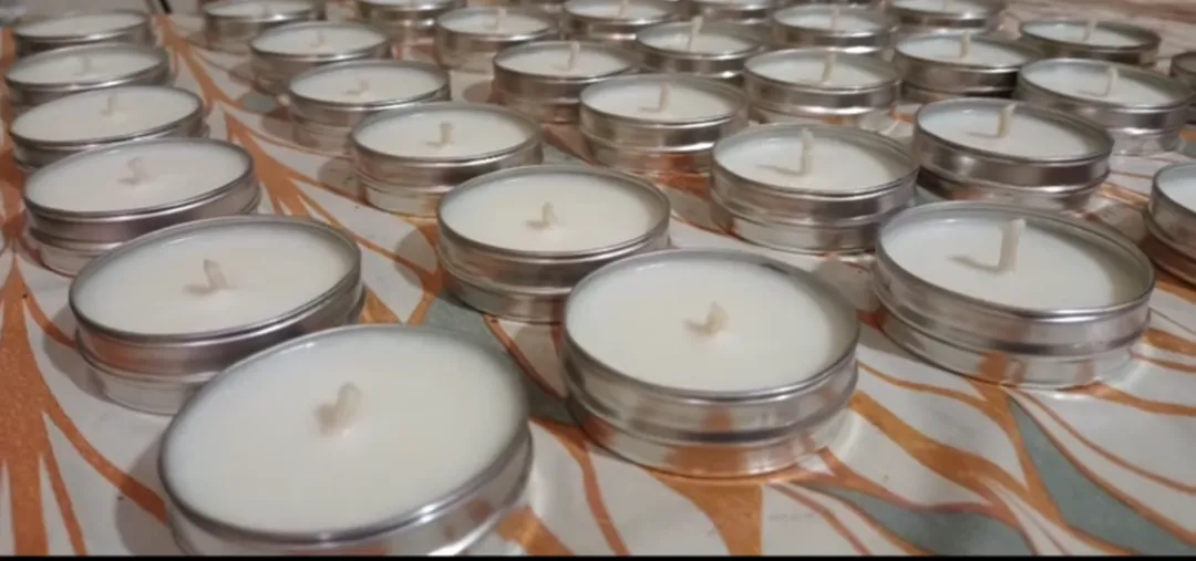 Vela Deco perfumada en latita de noche